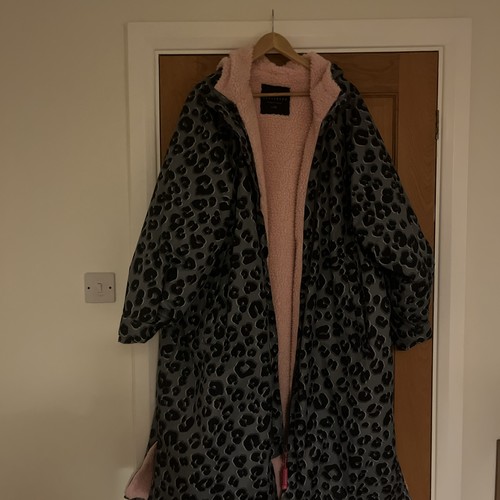 Grey leopard dry robe long - grey,