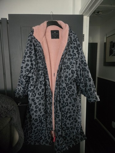 Grey leopard dry robe - dry, long
